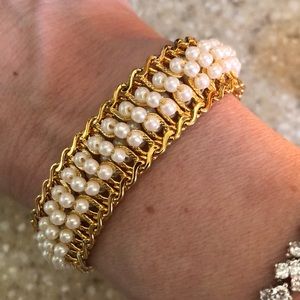 Gold Tone Faux Pearl Clasp Bracelet